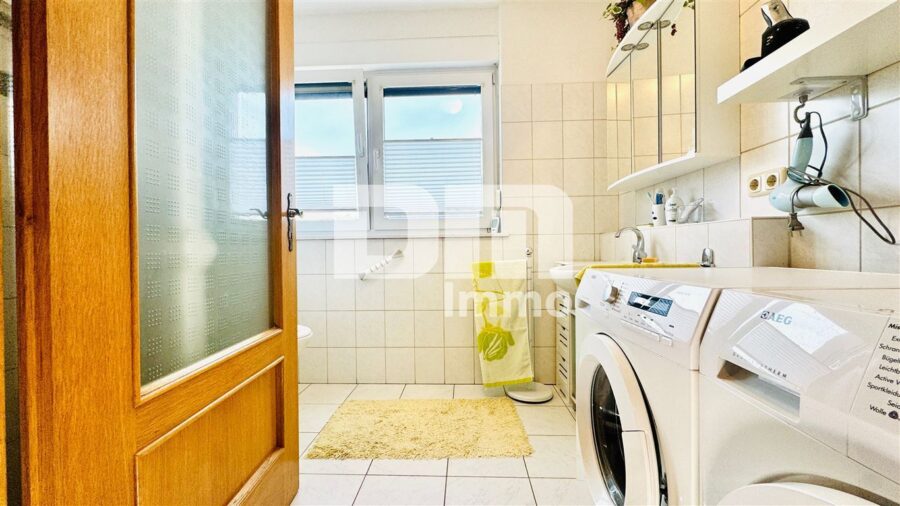 Hochwertiges 1-2 Familienhaus mit Nebengebäude in begehrter Lage mit vielen Extras - EG Badezimmer / Dusche / Waschmaschinenanschluss